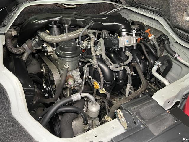 レジアスエースコミューター コミュータータイプ福祉車両・電動リフター・4台積・9人乗・走行83千K・Dタイプ・左オートステップ・アシストグリップ・キーレス・CDオーディオ・ストレッチャー乗車カノウ・電動車イス固定装置4台・禁煙車(47枚目)