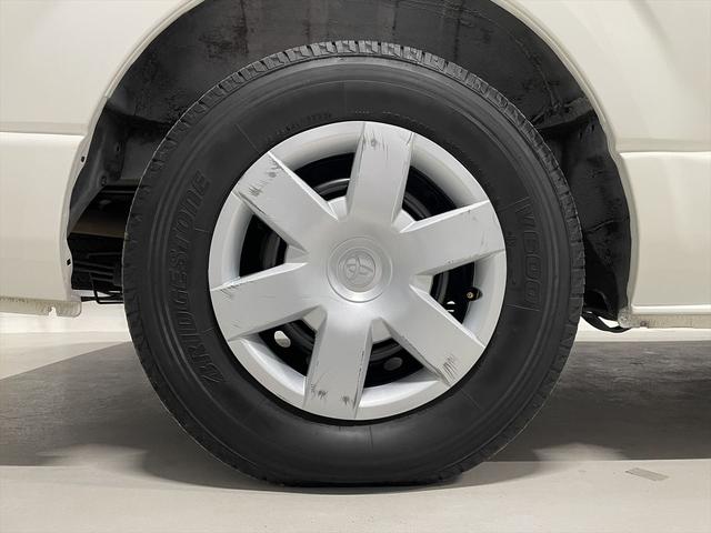 レジアスエースコミューター コミュータータイプ福祉車両・電動リフター・4台積・9人乗・走行83千K・Dタイプ・左オートステップ・アシストグリップ・キーレス・CDオーディオ・ストレッチャー乗車カノウ・電動車イス固定装置4台・禁煙車(55枚目)