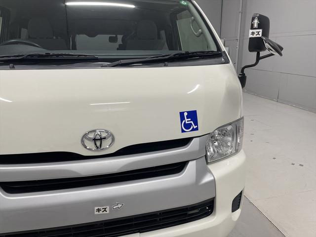 レジアスエースコミューター コミュータータイプ福祉車両・電動リフター・4台積・9人乗・走行83千K・Dタイプ・左オートステップ・アシストグリップ・キーレス・CDオーディオ・ストレッチャー乗車カノウ・電動車イス固定装置4台・禁煙車(62枚目)