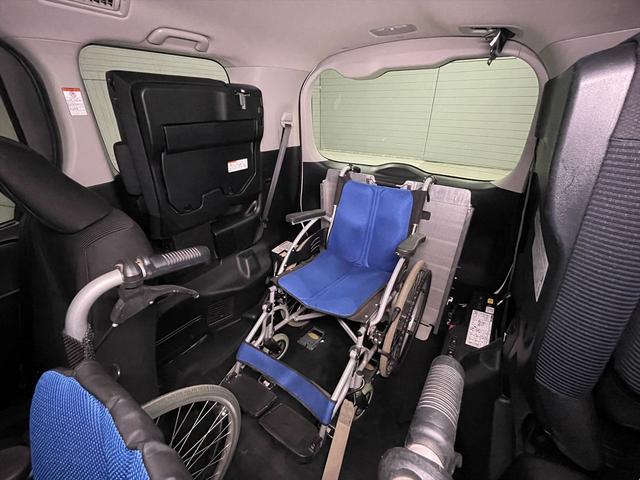 ※車イス・ストレッチャーは車両には付いていません。