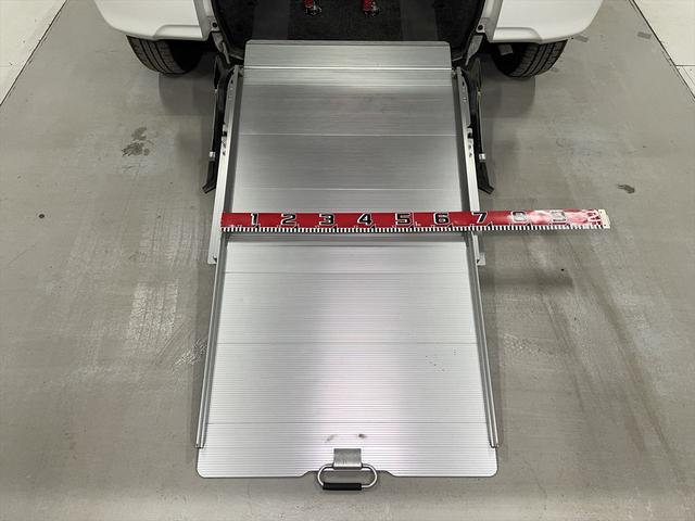 タント 　福祉車両・手動スロープ・１台積・４人乗・スマートアシスト３・ＣＤオーディオ・電動ウィンチサード・リモコン付・キーレス・ＰＶガラス・ラッシングベルト・左右スライドドア・キーレス・アイドリングストップ（3枚目）