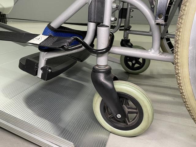 タント 　福祉車両・手動スロープ・１台積・４人乗・スマートアシスト３・ＣＤオーディオ・電動ウィンチサード・リモコン付・キーレス・ＰＶガラス・ラッシングベルト・左右スライドドア・キーレス・アイドリングストップ（7枚目）