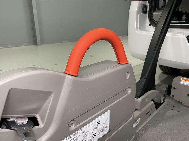 ＮＶ３５０キャラバンバン 　福祉車両・電動リフター・２台積・走行８８千Ｋ・エマージェンシーブレーキ・左オートステップ・ＰＶガラス・アシストグリップ・キーレス・ストレッチャー乗車カノウ・電動車イス固定装置２台・車いす収納スペース（27枚目）