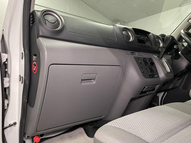 ＮＶ３５０キャラバンバン 　福祉車両・電動リフター・２台積・走行８８千Ｋ・エマージェンシーブレーキ・左オートステップ・ＰＶガラス・アシストグリップ・キーレス・ストレッチャー乗車カノウ・電動車イス固定装置２台・車いす収納スペース（40枚目）