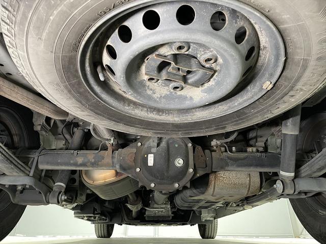 ＮＶ３５０キャラバンバン 　福祉車両・電動リフター・２台積・走行８８千Ｋ・エマージェンシーブレーキ・左オートステップ・ＰＶガラス・アシストグリップ・キーレス・ストレッチャー乗車カノウ・電動車イス固定装置２台・車いす収納スペース（50枚目）