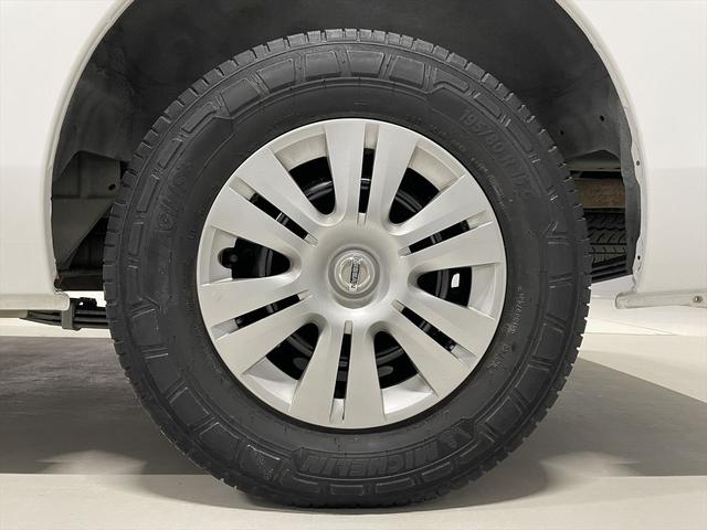 ＮＶ３５０キャラバンバン 　福祉車両・電動リフター・２台積・走行８８千Ｋ・エマージェンシーブレーキ・左オートステップ・ＰＶガラス・アシストグリップ・キーレス・ストレッチャー乗車カノウ・電動車イス固定装置２台・車いす収納スペース（51枚目）