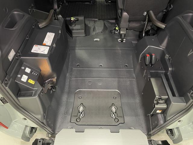 シエンタ 　１．５Ｘ　福祉車両・手動スロープ・１台積・４人乗・走行７千Ｋ・タイプ３・ショートスロープ・トヨタセーフティセンス・ＴＶ・ディスプレイオーディオ・ブラインドスポットモニター・パノラミックビューモニター（7枚目）