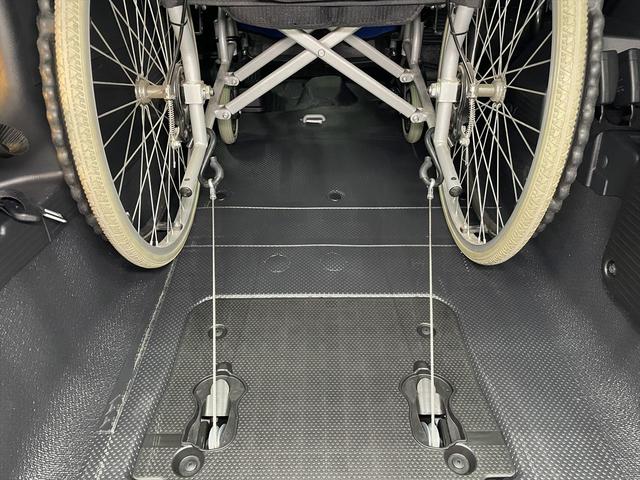 シエンタ 　１．５Ｘ　福祉車両・手動スロープ・１台積・４人乗・走行７千Ｋ・タイプ３・ショートスロープ・トヨタセーフティセンス・ＴＶ・ディスプレイオーディオ・ブラインドスポットモニター・パノラミックビューモニター（15枚目）