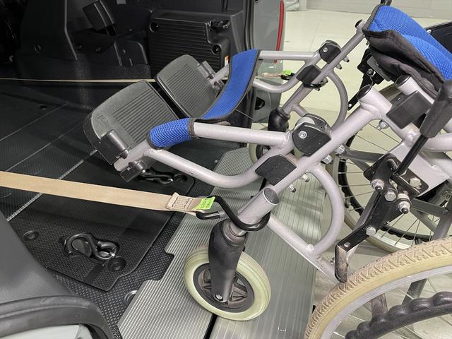 シエンタ 　１．５Ｘ　福祉車両・手動スロープ・１台積・４人乗・走行７千Ｋ・タイプ３・ショートスロープ・トヨタセーフティセンス・ＴＶ・ディスプレイオーディオ・ブラインドスポットモニター・パノラミックビューモニター（17枚目）