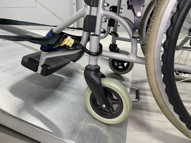 �����ԗ��戵�m�X�y�V�����X�g�i��Ёj���{�������q����̎��i�҂������ݐЁB�c�Ƃ��烁���e�i���X�܂Ńv���W�c�B�Ԃ����A�X�g���b�`���[�ȂǁA�ǂ�Ȃ��Ƃł������k���������B