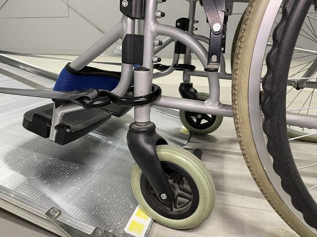 �����ԗ��戵�m�X�y�V�����X�g�i��Ёj���{�������q����̎��i�҂������ݐЁB�c�Ƃ��烁���e�i���X�܂Ńv���W�c�B�Ԃ����A�X�g���b�`���[�ȂǁA�ǂ�Ȃ��Ƃł������k���������B