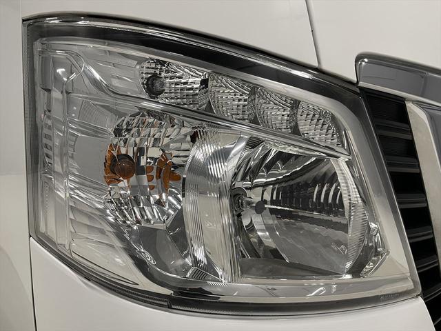 ＮＶ３５０キャラバンバン 　福祉車両・電動リフター・２台積１０人乗・走行６０千Ｋ・エマージェンシーブレーキ・左オートステップ・天窓付・アシストグリップ・ＰＶガラス・ラジオ・電動車イス固定装置２台・点滴フック・車イス収納スペース（48枚目）