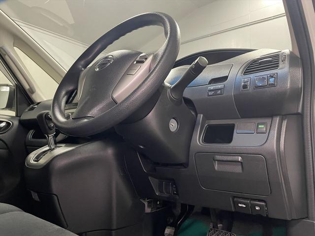 セレナ 　福祉車両・送迎仕様車・８人乗・走行８３千Ｋ・左オートステップ・アシストグリップ・左右スライドドア・キーレス・電格ミラー・ディスプレイオーディオ・禁煙車・ＰＶガラス・リヤクーラー・オートライト・車両取説（17枚目）