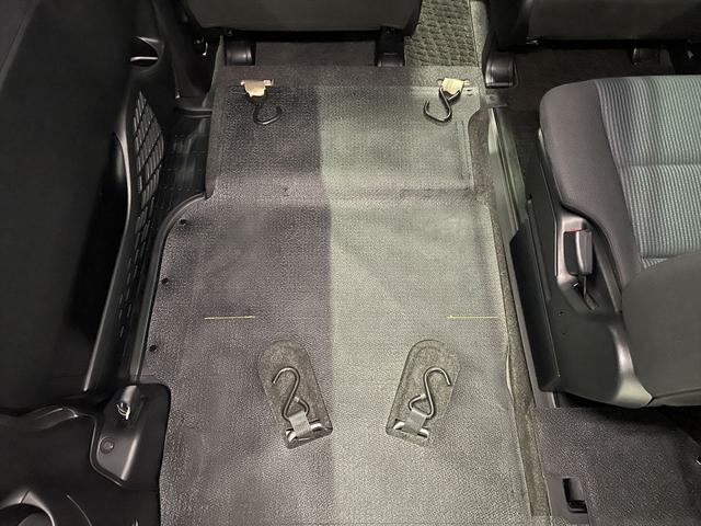 ノア 　福祉車両・手動スロープ・１台積・７人乗・走行３３千Ｋ・タイプ１・リクライニング車いす乗車カノウ・ＴＶ・ナビ・Ｂモニター・ワンオーナー・左電動スライドドア・キーレス・ニールダウン・車椅子後退防止ベルト（13枚目）