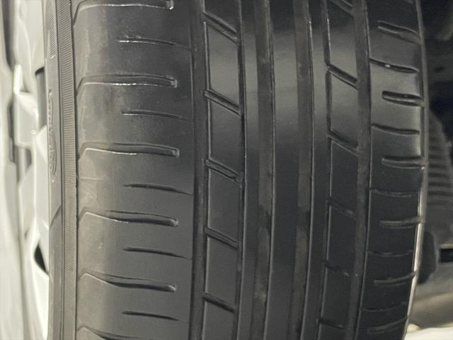 ノア 　福祉車両・手動スロープ・１台積・７人乗・走行３３千Ｋ・タイプ１・リクライニング車いす乗車カノウ・ＴＶ・ナビ・Ｂモニター・ワンオーナー・左電動スライドドア・キーレス・ニールダウン・車椅子後退防止ベルト（52枚目）