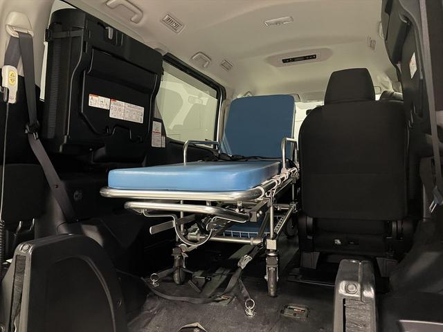 ヴォクシー 　福祉車両・電動スロープ・１台積・７人乗・走行５１千Ｋ・タイプ１・左右電動スライドドア・キーレス・純正高さ調整式ストレッチャー付・電動ウィンチ・純正９インチナビ・ＴＶフルセグ・Ｂカメラ・ＤＶＤ再生（21枚目）