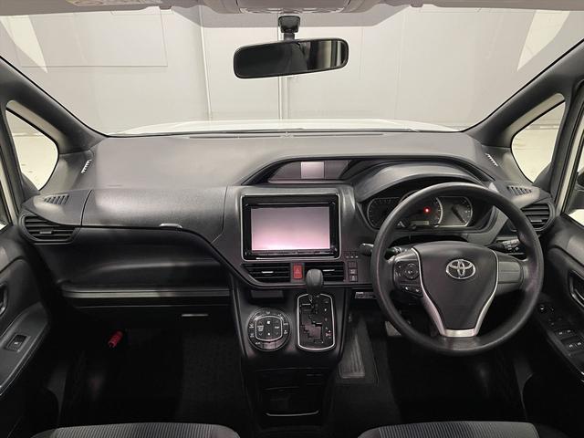 ヴォクシー 　福祉車両・電動スロープ・１台積・７人乗・走行５１千Ｋ・タイプ１・左右電動スライドドア・キーレス・純正高さ調整式ストレッチャー付・電動ウィンチ・純正９インチナビ・ＴＶフルセグ・Ｂカメラ・ＤＶＤ再生（33枚目）