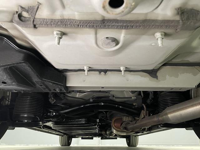 ヴォクシー 　福祉車両・電動スロープ・１台積・７人乗・走行５１千Ｋ・タイプ１・左右電動スライドドア・キーレス・純正高さ調整式ストレッチャー付・電動ウィンチ・純正９インチナビ・ＴＶフルセグ・Ｂカメラ・ＤＶＤ再生（42枚目）