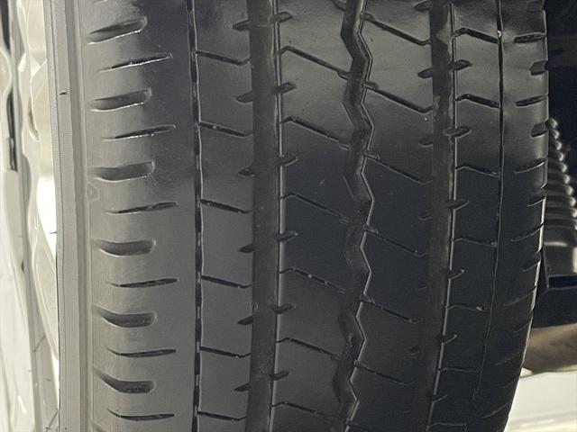 ヴォクシー 　福祉車両・電動スロープ・１台積・７人乗・走行５１千Ｋ・タイプ１・左右電動スライドドア・キーレス・純正高さ調整式ストレッチャー付・電動ウィンチ・純正９インチナビ・ＴＶフルセグ・Ｂカメラ・ＤＶＤ再生（50枚目）