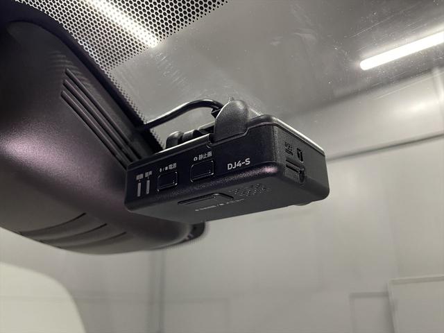 �������u�̏C���E�_�������X�^�b�t���T�|�[�g�B�����̕��ɂ͕����ԗ��戵�m�̎��i�����ߗא����H������Љ�܂��B�i�Ԃ����Œ葕�u�A�X�g���b�`���[�Ή����j