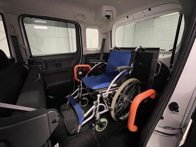 ���ԃC�X�E�X�g���b�`���[�͎ԗ��ɂ͕t���Ă��܂���B