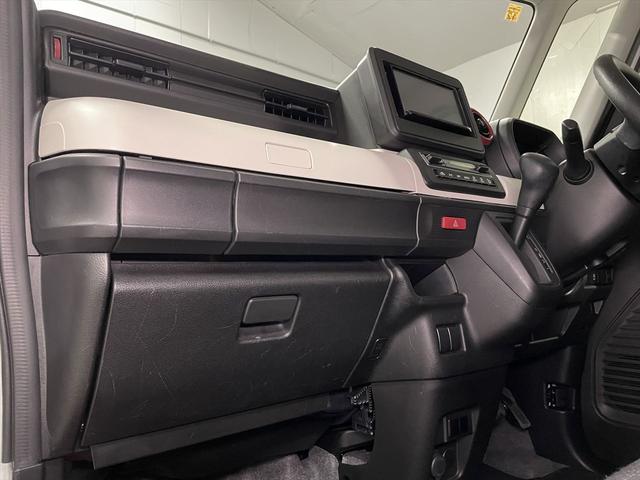 �������u�̏C���E�_�������X�^�b�t���T�|�[�g�B�����̕��ɂ͕����ԗ��戵�m�̎��i�����ߗא����H������Љ�܂��B�i�Ԃ����Œ葕�u�A�X�g���b�`���[�Ή����j