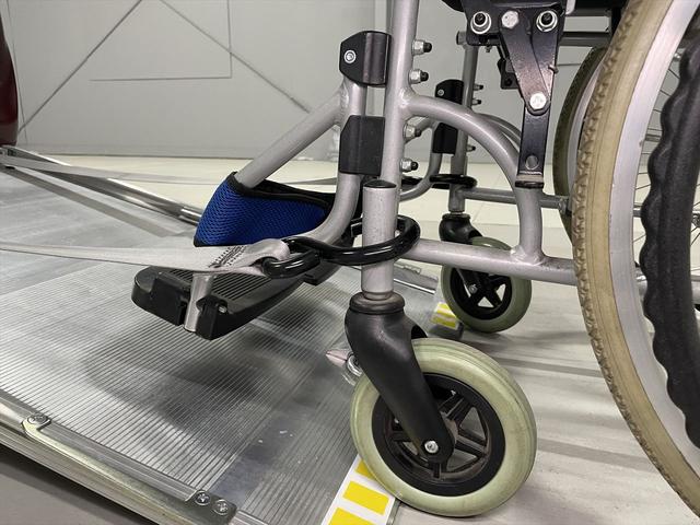 �������u�̏C���E�_�������X�^�b�t���T�|�[�g�B�����̕��ɂ͕����ԗ��戵�m�̎��i�����ߗא����H������Љ�܂��B�i�Ԃ����Œ葕�u�A�X�g���b�`���[�Ή����j