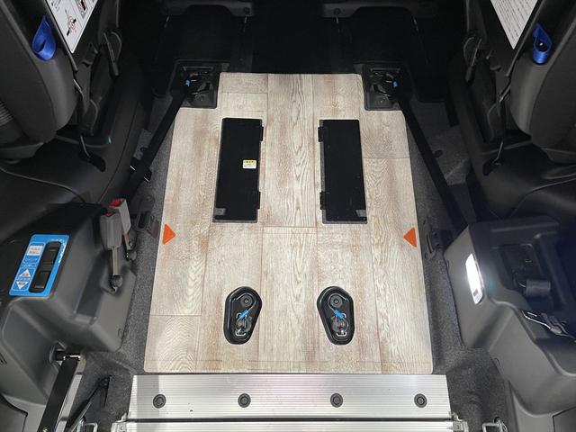 セレナ 　ハイウェイスターＶ　福祉車両・手動スロープ・１台積・７人乗・ｅパワー・プロパイロット・エマージェンシーブレーキ・左右電動スライドドア・純正ナビ・ＴＶ・Ｂモニター・デジタルインナーミラー・ニールダウン（17枚目）