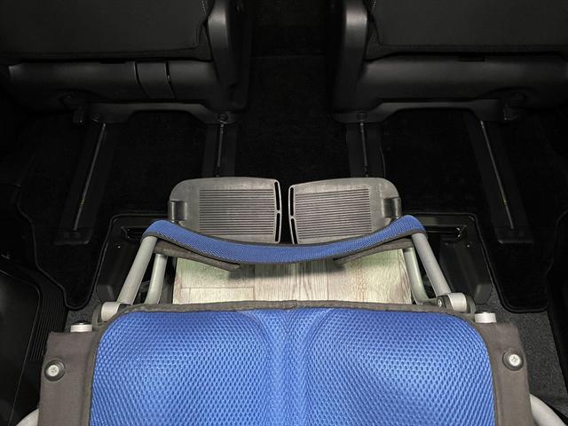 セレナ 　ハイウェイスターＶ　福祉車両・手動スロープ・１台積・７人乗・ｅパワー・プロパイロット・エマージェンシーブレーキ・左右電動スライドドア・純正ナビ・ＴＶ・Ｂモニター・デジタルインナーミラー・ニールダウン（21枚目）