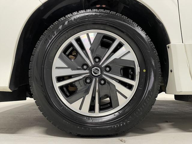 セレナ 　ハイウェイスターＶ　福祉車両・手動スロープ・１台積・７人乗・ｅパワー・プロパイロット・エマージェンシーブレーキ・左右電動スライドドア・純正ナビ・ＴＶ・Ｂモニター・デジタルインナーミラー・ニールダウン（54枚目）