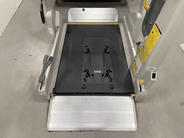 �������u�̏C���E�_�������X�^�b�t���T�|�[�g�B�����̕��ɂ͕����ԗ��戵�m�̎��i�����ߗא����H������Љ�܂��B�i�Ԃ����Œ葕�u�A�X�g���b�`���[�Ή����j