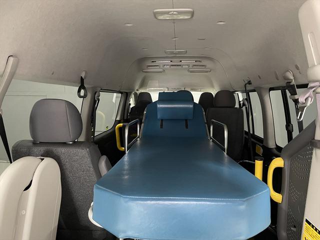 �X�g���b�`���[�𓋍ڂł��܂��B��p�łȂ��X�g���b�`���[�̌Œ�Ɋւ��Ă̓X�^�b�t�ɂ��q�˂��������B���X�g���b�`���[�͕t�����Ă���܂���B