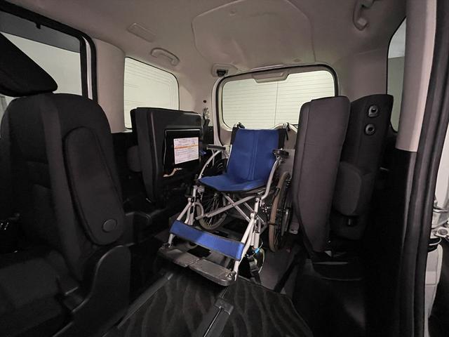 セレナ 　福祉車両・手動スロープ・１台積・７人乗・走行５０千Ｋ・ｅパワー・エマージェンシーブレーキ・純正９インチナビ・ＴＶ・アラウンドビューモニター・左電動スライドドア・ニールダウン・電動ウインチサード・禁煙車（23枚目）
