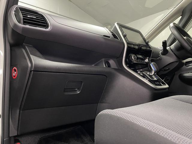 セレナ 　福祉車両・手動スロープ・１台積・７人乗・走行５０千Ｋ・ｅパワー・エマージェンシーブレーキ・純正９インチナビ・ＴＶ・アラウンドビューモニター・左電動スライドドア・ニールダウン・電動ウインチサード・禁煙車（32枚目）