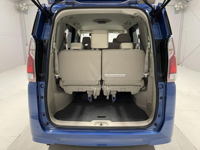 セレナ 　福祉車両・送迎仕様・８人乗・走行３４千Ｋ・エマージェンシーブレーキ・左電動スライドドア・ＣＤオーディオ・左オートステップ・アシストグリップ・プッシュスタート・インテリジェントキー・ＰＶガラス・ドラレコ（3枚目）