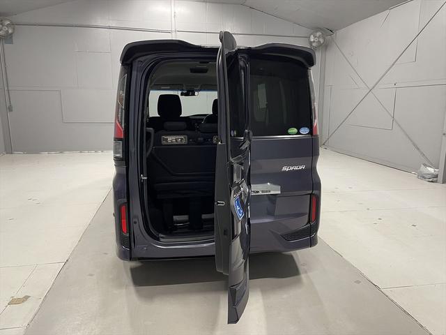 ステップワゴンスパーダ 　福祉車両・後席リフトＵＰシート７人乗・走行３３千Ｋ・わくわくゲート・ホンダセンシング・アダプティブクルコン・左右電動スライドドア・プッシュスタート・ＴＶ・ナビ・Ｂモニター・スパーダ純正アルミ付・ＥＴＣ（17枚目）