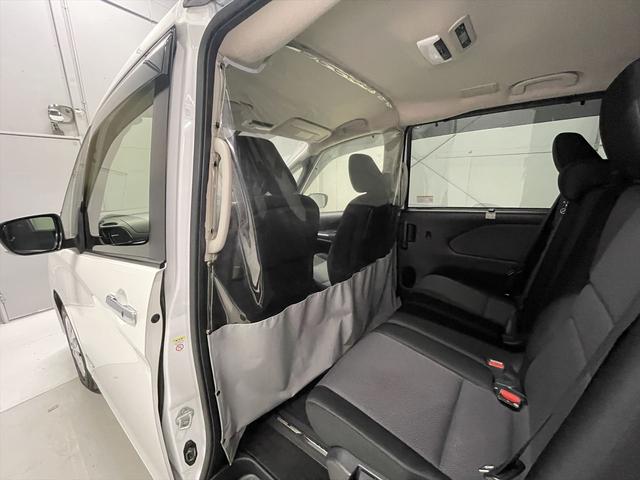 セレナ 福祉車両・電動リフター・1台積・6人乗・走行66千K・エマージェンシーブレーキ・左電動スライドドア・TV・ナビ・アラウンドビューモニター・車いす電動固定装置・左オートステップ・プッシュスタート(23枚目)