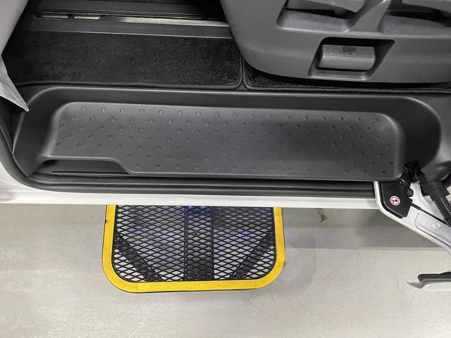 セレナ 福祉車両・電動リフター・1台積・6人乗・走行66千K・エマージェンシーブレーキ・左電動スライドドア・TV・ナビ・アラウンドビューモニター・車いす電動固定装置・左オートステップ・プッシュスタート(27枚目)