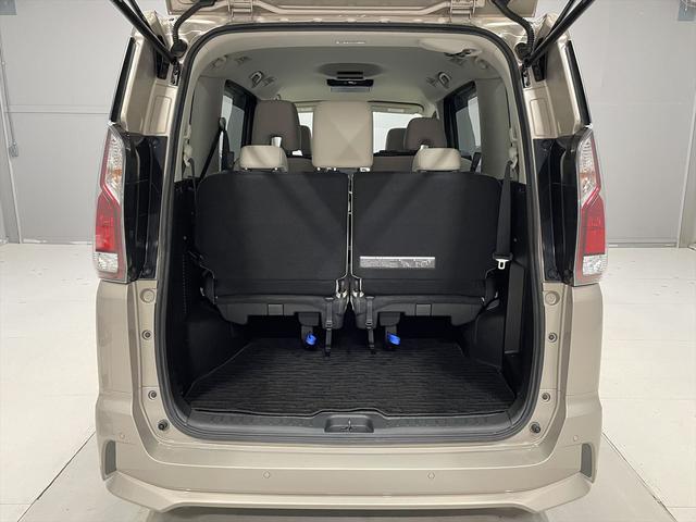 セレナ ハイウェイスター 福祉車両・後席リフトUPシート・7人乗・ハイブリッド・プロパイロットエディション・左右電動スライドドア・エマージェンシーブレーキ・純正ナビ・TV・アラウンドビューモニター・ETC(17枚目)