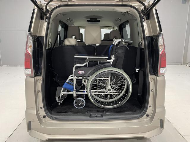 セレナ ハイウェイスター 福祉車両・後席リフトUPシート・7人乗・ハイブリッド・プロパイロットエディション・左右電動スライドドア・エマージェンシーブレーキ・純正ナビ・TV・アラウンドビューモニター・ETC(19枚目)