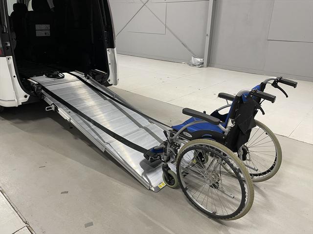 �����ԗ��戵�m�X�y�V�����X�g�i��Ёj���{�������q����̎��i�҂������ݐЁB�c�Ƃ��烁���e�i���X�܂Ńv���W�c�B�Ԃ����A�X�g���b�`���[�ȂǁA�ǂ�Ȃ��Ƃł������k���������B