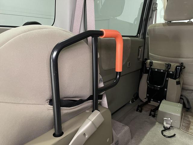 アトレーワゴン 　福祉車両・手動スロープ・１台積・４人乗・８ナンバー補助席タイプ・キーレス・社外ＴＶ・ナビ・ターボ車・電動ウィンチサード・無線ウィンチリモコン・ラッシングベルト・左右スライドドア・禁煙車・ＰＶガラス（21枚目）