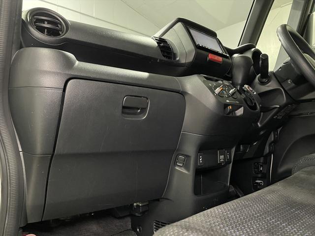 �������u�̏C���E�_�������X�^�b�t���T�|�[�g�B�����̕��ɂ͕����ԗ��戵�m�̎��i�����ߗא����H������Љ�܂��B�i�Ԃ����Œ葕�u�A�X�g���b�`���[�Ή����j