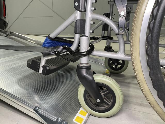 �������u�̏C���E�_�������X�^�b�t���T�|�[�g�B�����̕��ɂ͕����ԗ��戵�m�̎��i�����ߗא����H������Љ�܂��B�i�Ԃ����Œ葕�u�A�X�g���b�`���[�Ή����j