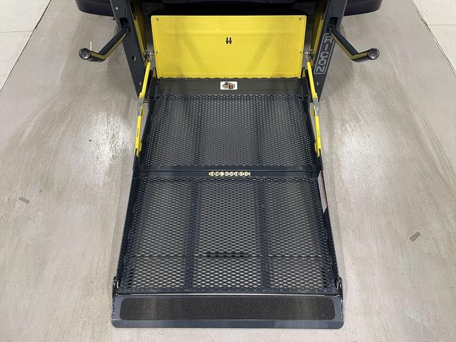 �������u�̏C���E�_�������X�^�b�t���T�|�[�g�B�����̕��ɂ͕����ԗ��戵�m�̎��i�����ߗא����H������Љ�܂��B�i�Ԃ����Œ葕�u�A�X�g���b�`���[�Ή����j