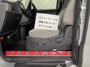 リフトアップシートは前後に約12cmスライドします。