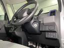 福祉車両取扱士スペシャリスト(一社)日本福祉車輌協会の資格者が多数在籍。営業からメンテナンスまでプロ集団。車いす、ストレッチャーなど、どんなことでもご相談ください。