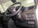 福祉車両は車イスの形状や身長、体格に合った選び方が大切です。車椅子のまま乗れる車など、お持ちの車イスを実際に乗せて試すことが可能ですので、ぜひご持参ください。