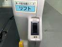 一般店では希少な福祉車両部品を豊富に在庫。車いす固定装置なども迅速に交換し、修理期間を短縮。介護タクシーやデイサービス事業用車両の急な修理も、福祉車両のたすかるへ!