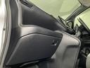 一般店では希少な福祉車両部品を豊富に在庫。車いす固定装置なども迅速に交換し、修理期間を短縮。介護タクシーやデイサービス事業用車両の急な修理も、福祉車両のたすかるへ!